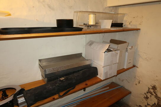 3 stk. klapborde, div. værktøj m.m.