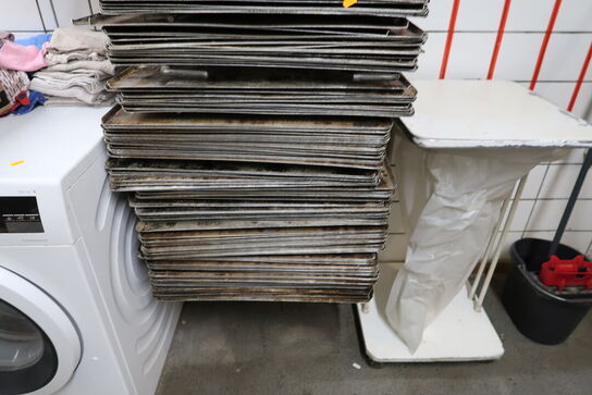 Vægstativ med div. Bageplader