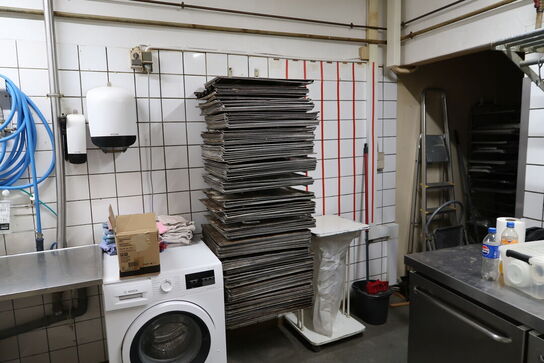 Vægstativ med div. Bageplader