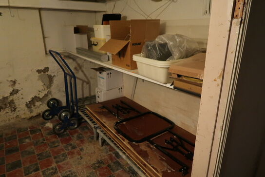 3 stk. klapborde, div. værktøj m.m.