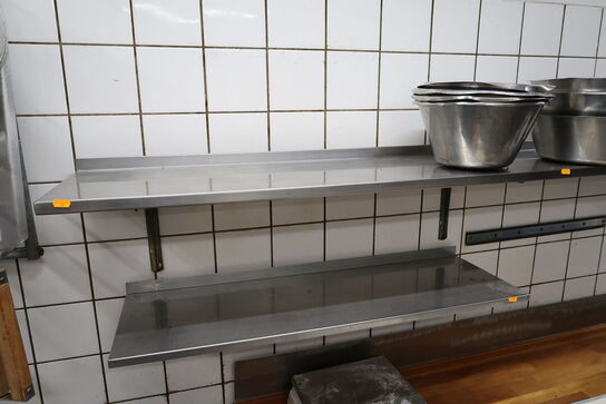 Vægtstativ med 2 stk. væghylder med indhold