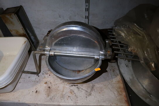 Div. forme, lysstofrør, bageritilbehør m.m.