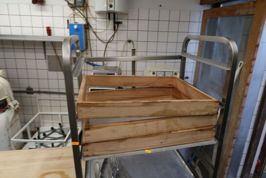 Stikvogn med div. Indhold