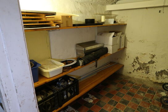 3 stk. klapborde, div. værktøj m.m.