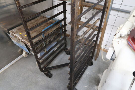 Stikvogn med div. Indhold