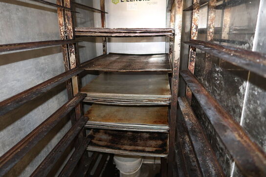 2 stk. stikvogne med div. Bageplader og forme