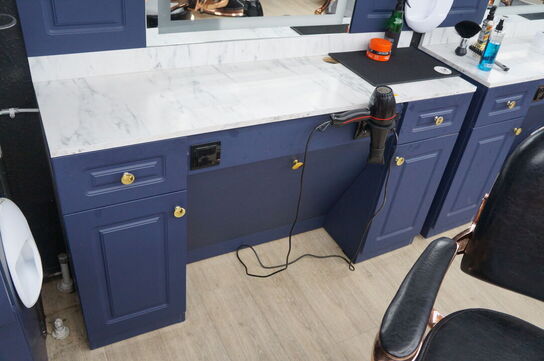 Arbejdsstation Inkl. Diverse frisørartikler