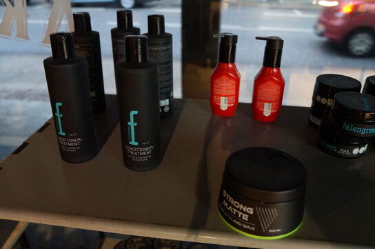 Indhold på 4 stk salgsreoler