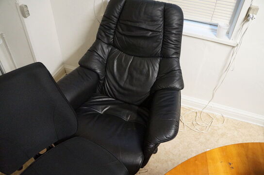 Bord inkl. Stole, fjernsyn, m.v.