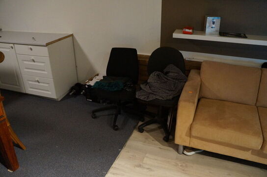 Spisebord inkl. 6 stk. stole, m.v.