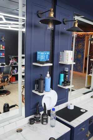 Arbejdsstation Inkl. Diverse frisørartikler