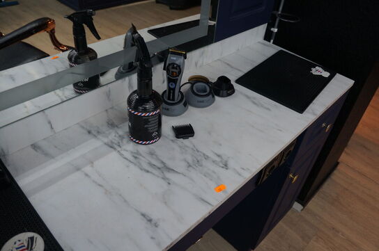 Arbejdsstation Inkl. Diverse frisørartikler