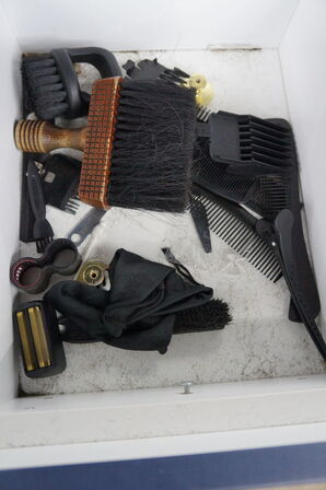 Arbejdsstation Inkl. Diverse frisørartikler