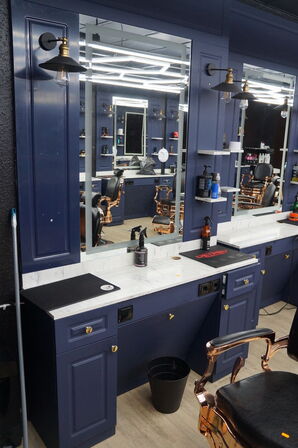 Arbejdsstation Inkl. Diverse frisørartikler