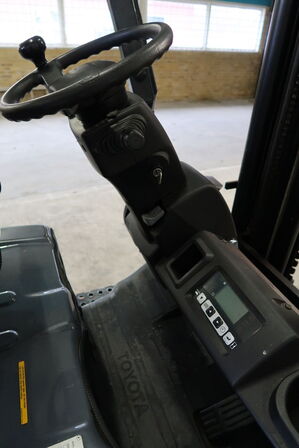 El-gaffeltruck TOYOTA 8FBET16 (Årgang 2013)