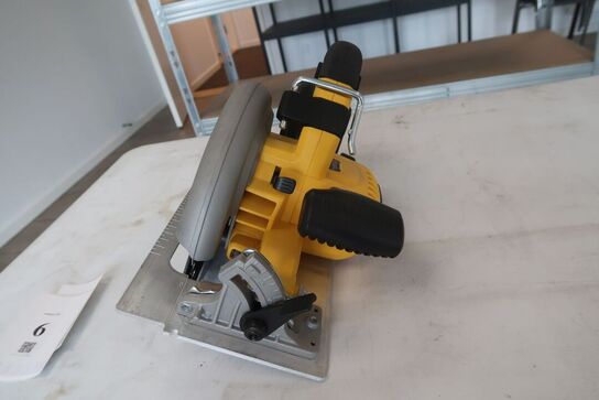 Akku-rundsav Dewalt DCS573NT