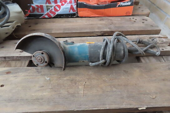Vinkelsliber MAKITA 9555NB (momsfri)
