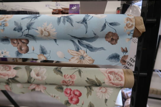 Stativ med STORT parti vokseduge - B 140 cm 
