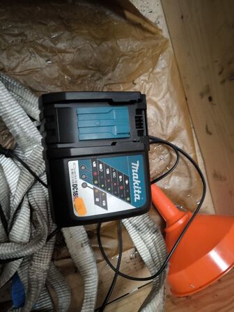 Lader MAKITA samt løftestropper