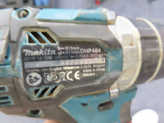 Boremaskine med Batteri MAKITA DHP484
