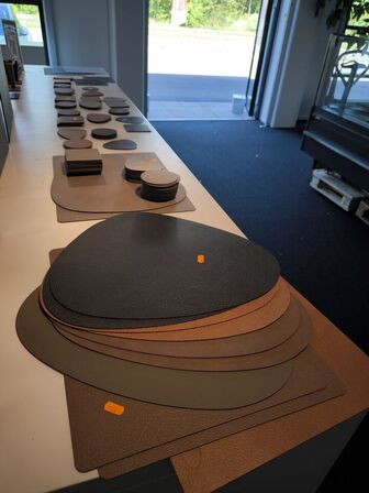 Div. Dækkeservietter og bordskånere m.m.