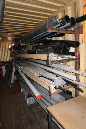 Grenreol med div. Tagrender, rør m.m.