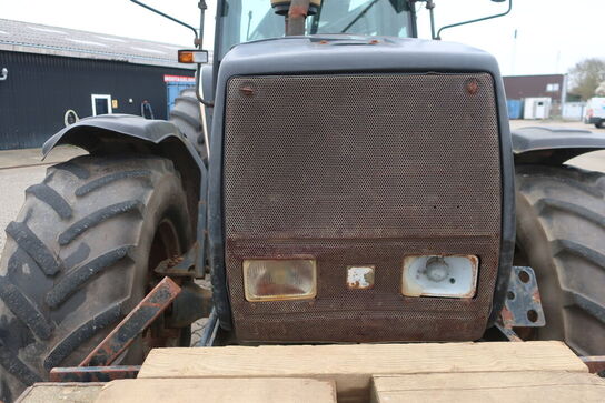 Traktor VALMET T 888/2 med kran HIAB 111 b-3 hiduo