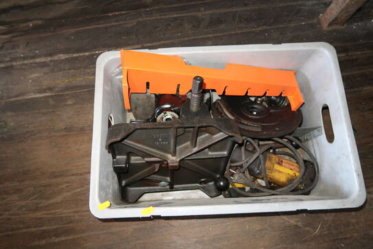 Kasse med div. Værktøj bl.a. afkorter REMS Turbo