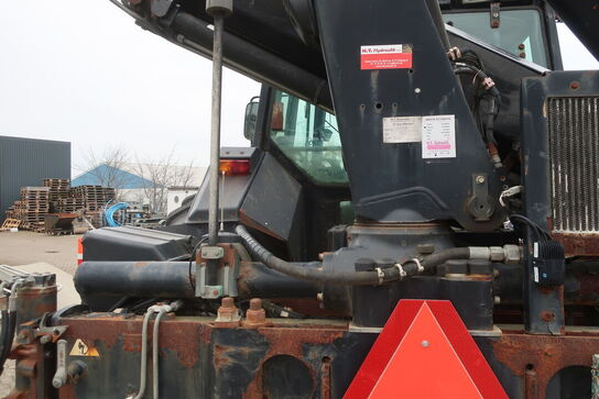 Traktor VALMET T 888/2 med kran HIAB 111 b-3 hiduo