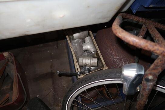 Div. Nedløbsrør, jern m.m.