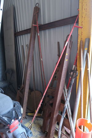 Div. Afskærmingsstolper, løfteåg m.m.