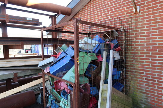 Pallebur med indhold