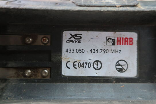 Traktor VALMET T 888/2 med kran HIAB 111 b-3 hiduo