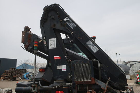 Traktor VALMET T 888/2 med kran HIAB 111 b-3 hiduo