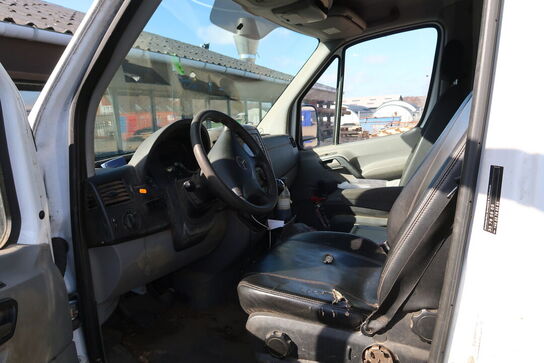 Varebil MERCEDES-BENZ Sprinter 316 CDI Kassevogn