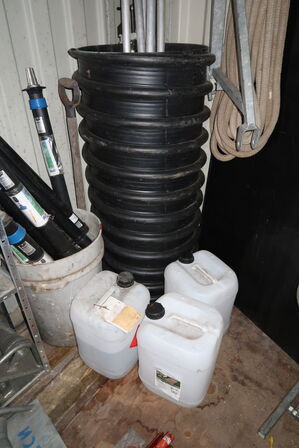 Spand med div. Teleskopudtræk AVR m.m.