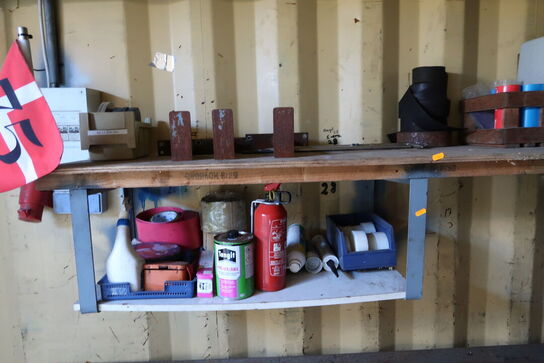 Arbejdsbord med indhold