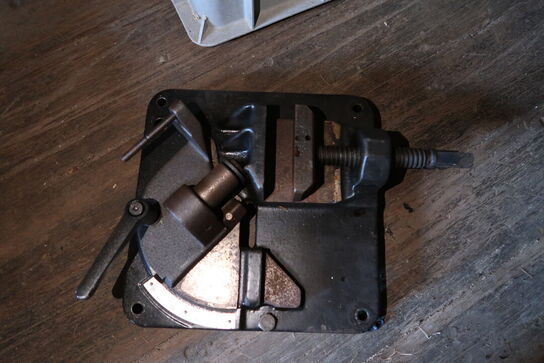 Kasse med div. Værktøj bl.a. afkorter REMS Turbo