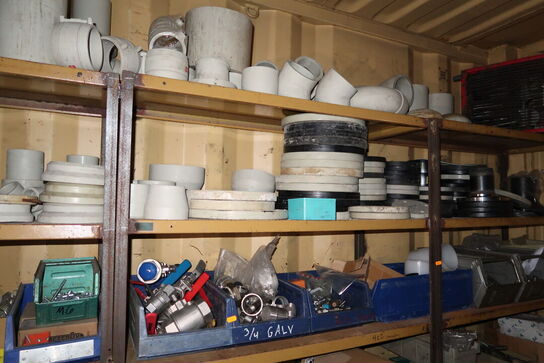 4 stk. lagerreoler med div. Varelager og reservedele