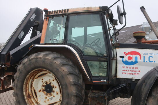 Traktor VALMET T 888/2 med kran HIAB 111 b-3 hiduo