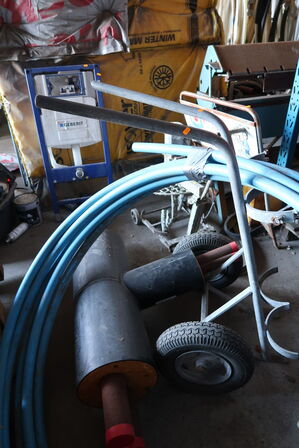 Skilt, sækkevogn samt vogn