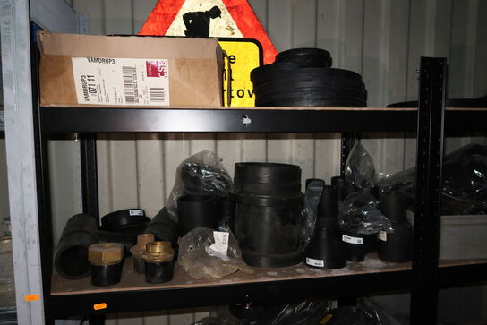 Lagerreoler med div. Varelager og reservedele