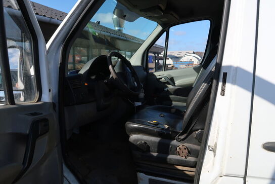 Varebil MERCEDES-BENZ Sprinter 316 CDI Kassevogn