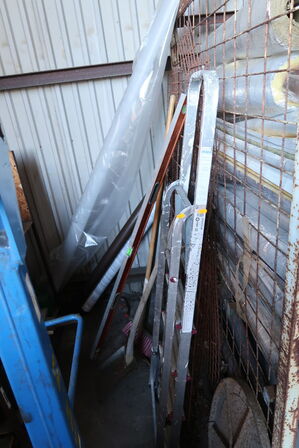 Trappestige div. Haveredskaber m.m.