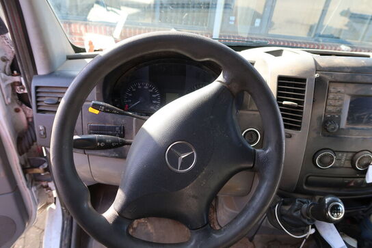 Varebil MERCEDES-BENZ Sprinter 316 CDI Kassevogn