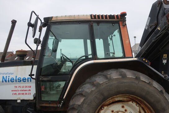 Traktor VALMET T 888/2 med kran HIAB 111 b-3 hiduo