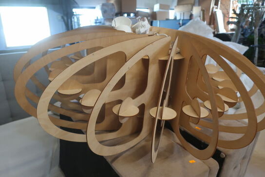 Lampe i træ  Ø ca. 120 cm