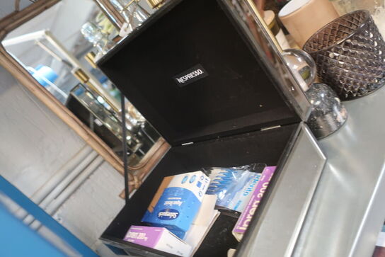 Blandet Lot: Vaser, Lysestager, Kunstige planter m.m.