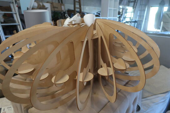 Lampe i træ  Ø ca. 120 cm