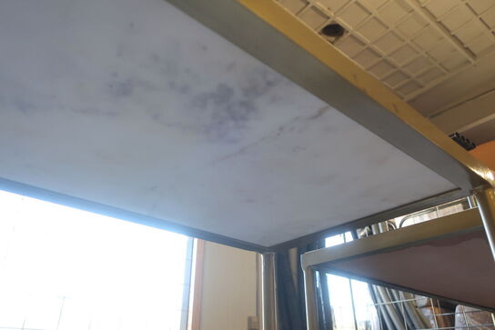 Lille Bord + Reol i Sten